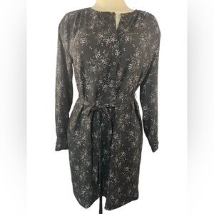 Loft medium Petite gray and pink dress. Lose fit but comes with a belt.